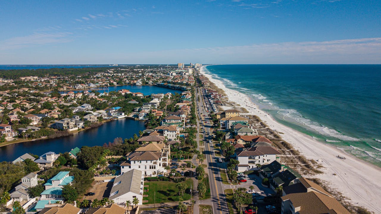 Discover The 10 Best Small Towns Near Tampa FL - Cute & Charming